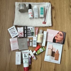 Ulta Beauty make up bag with 24 samples/minis